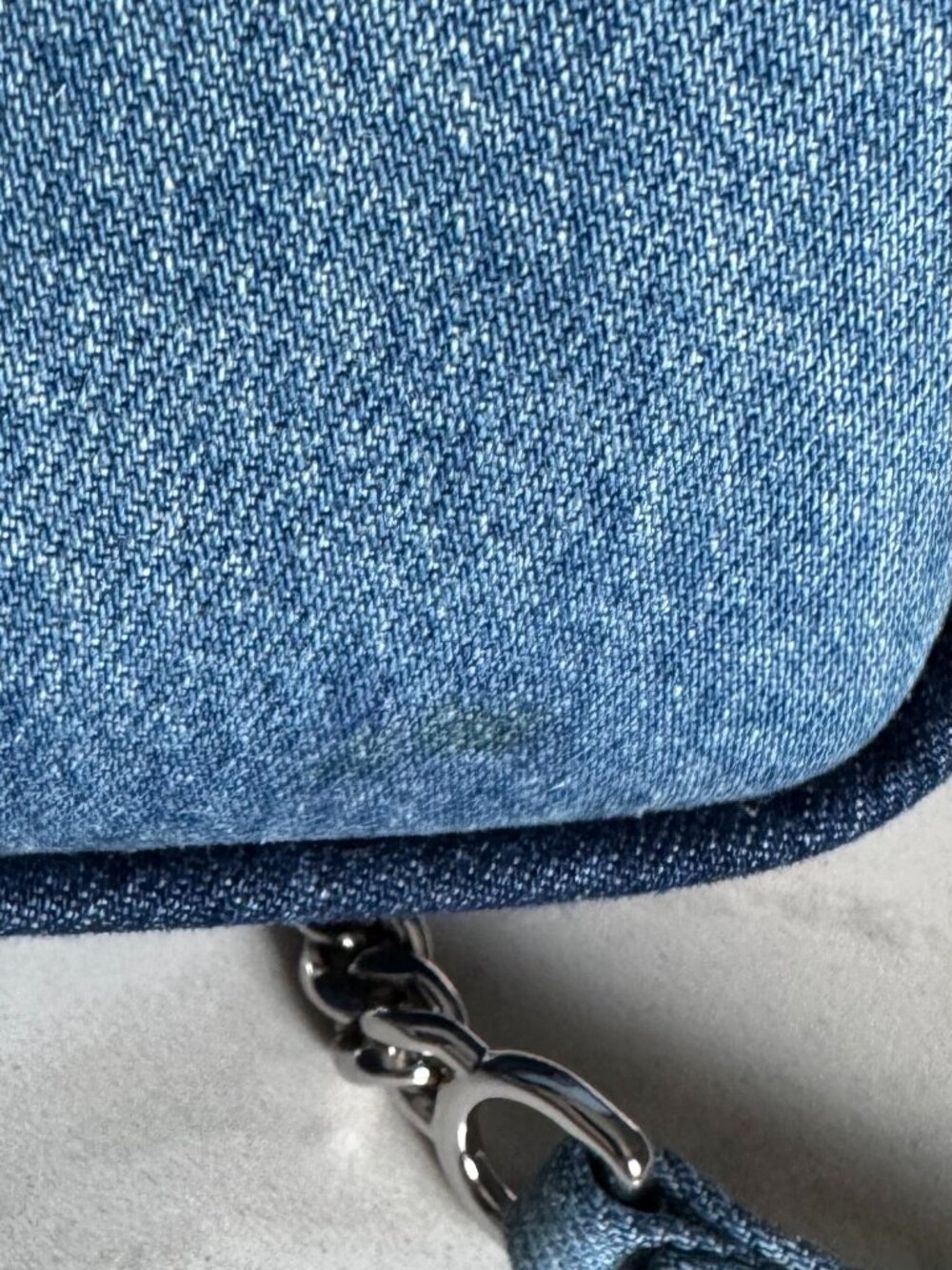 Marc Jacobs Two Tone Denim Turnlock Camera Bag - Picture 10 of 10